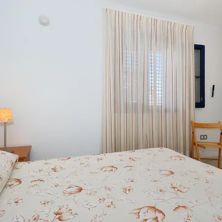 Impeccable 2-bed No 2 In Playa Blanca (Lanzarote)